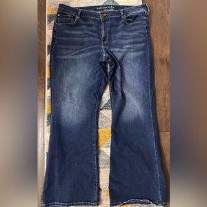 American Eagle Favorite Boyfriend Jeans - EUC, size 22 Long